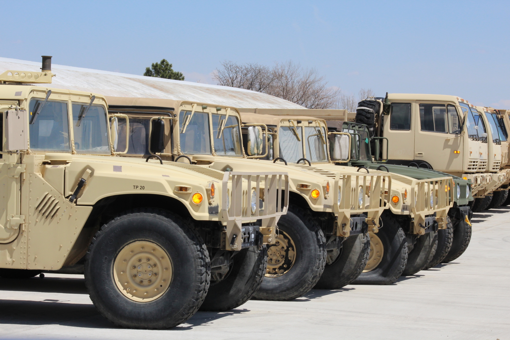 Militärische Fahrzeuge